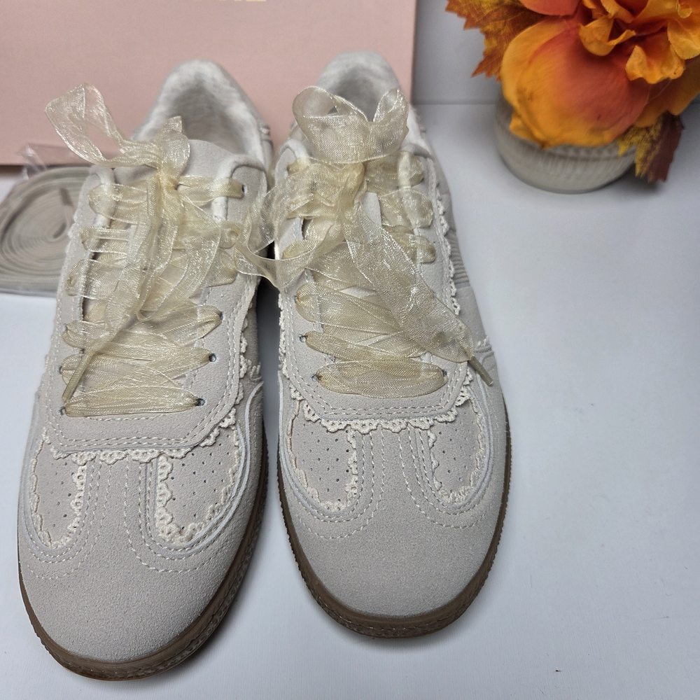 Cushionaire Women's Belinda